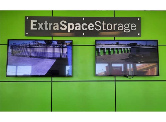 Extra Space Storage - Gardena, CA