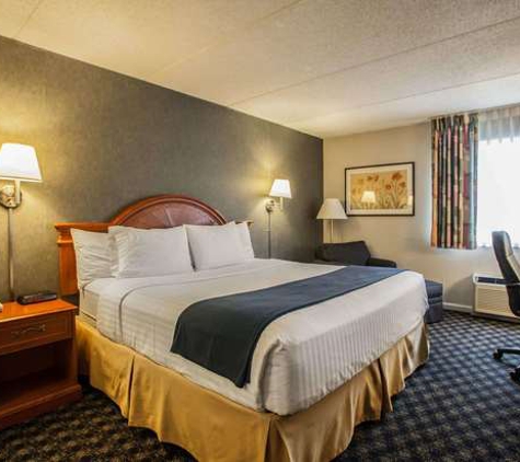 Quality Inn & Suites St Charles -West Chicago - Saint Charles, IL