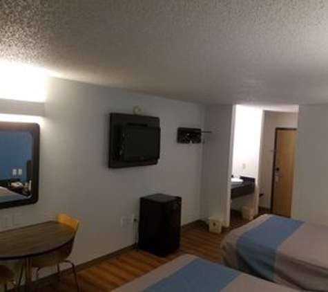 Motel 6 - Indianapolis, IN