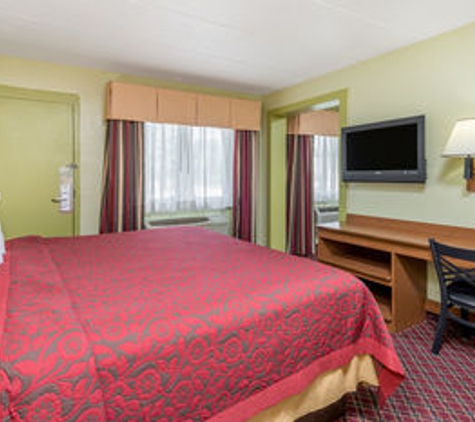 Days Inn & Suites by Wyndham Springfield on I-44 - Springfield, MO