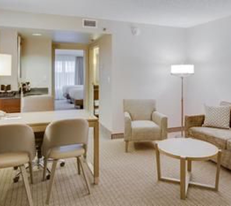 Embassy Suites by Hilton Cleveland Rockside - Independence, OH