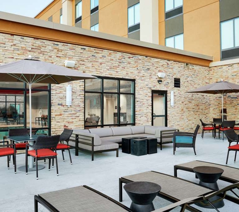 Hampton Inn & Suites Chicago/Waukegan - Waukegan, IL