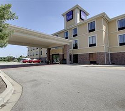 Sleep Inn & Suites Airport - Milwaukee, WI