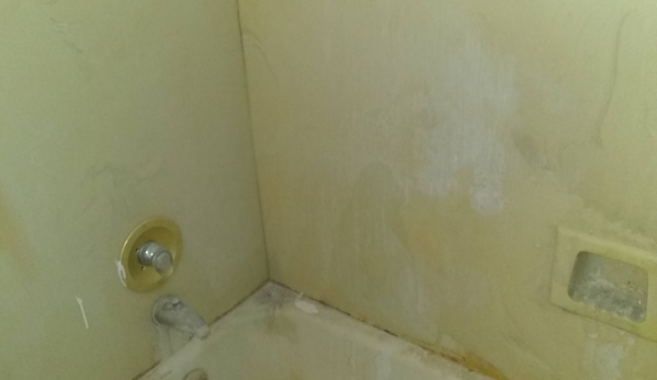 unique bathtub restoration - brownsville, TX. Before