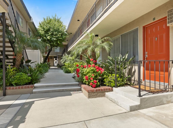 Parkview Terrace Apartments - Sherman Oaks, CA