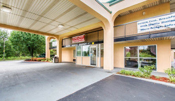 Econo Lodge - Troy, AL