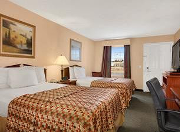 Baymont Inn & Suites - Sanford, NC