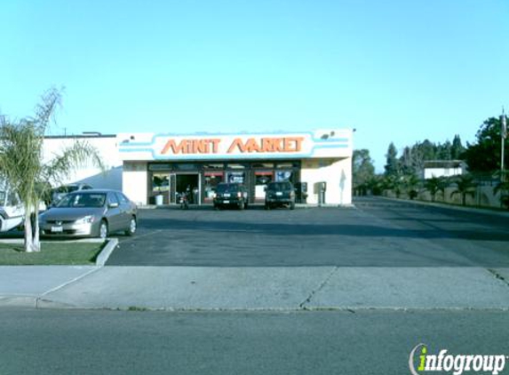 Mini Market - Santa Ana, CA