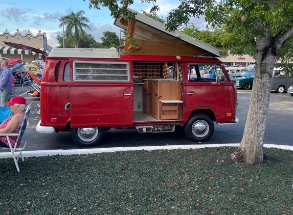 The Big Apple Shopping Bazaar - Delray Beach, FL