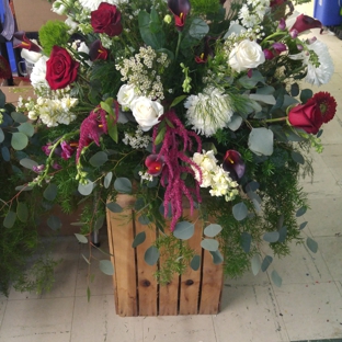 Country Pickins Florist - Wellington, KY