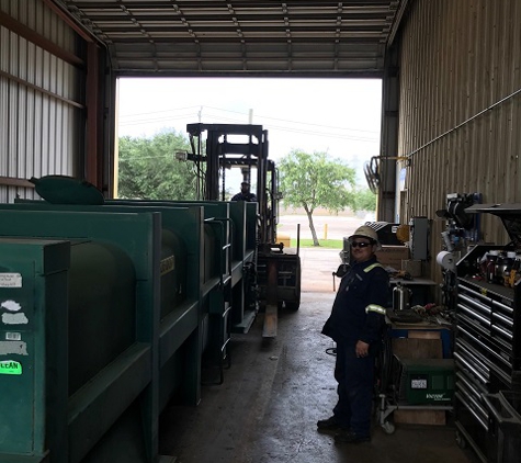 United Rentals - Fluid Solutions: Pumps, Tanks, Filtration - La Porte, TX