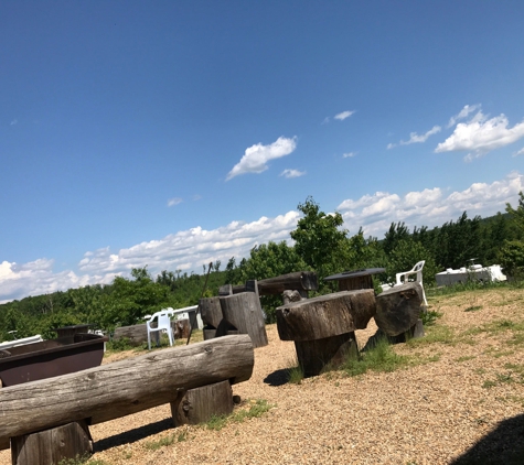 Village Green Family Campground - Brimfield, MA