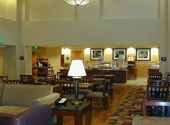 Hampton Inn & Suites Highland - Highland, CA