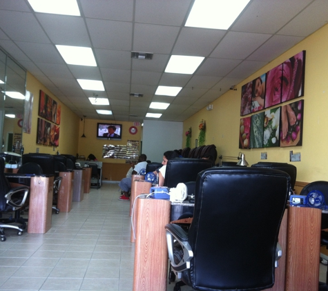 L A Nails - Hialeah, FL