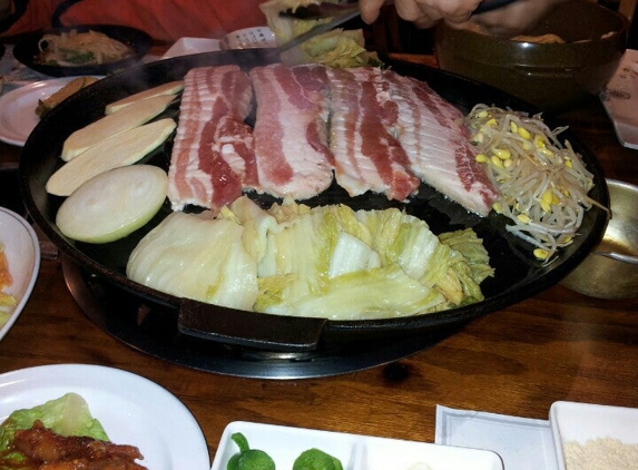 Daeji Daeji Korean BBQ Restaurant - Flushing, NY