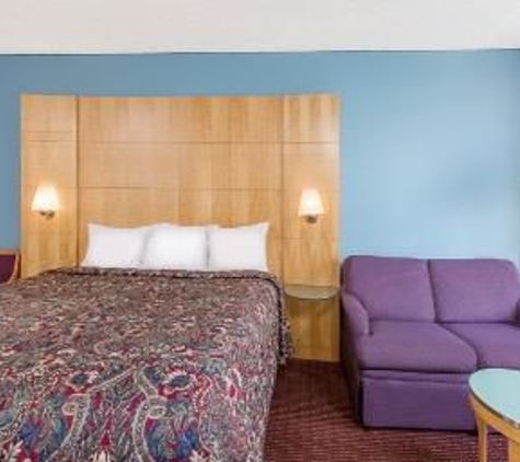 Days Inn by Wyndham Greensboro Airport - Greensboro, NC