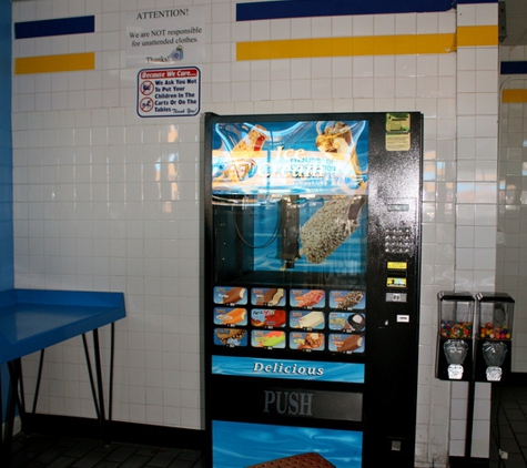 Cyclone Coin Laundry - Miami, FL