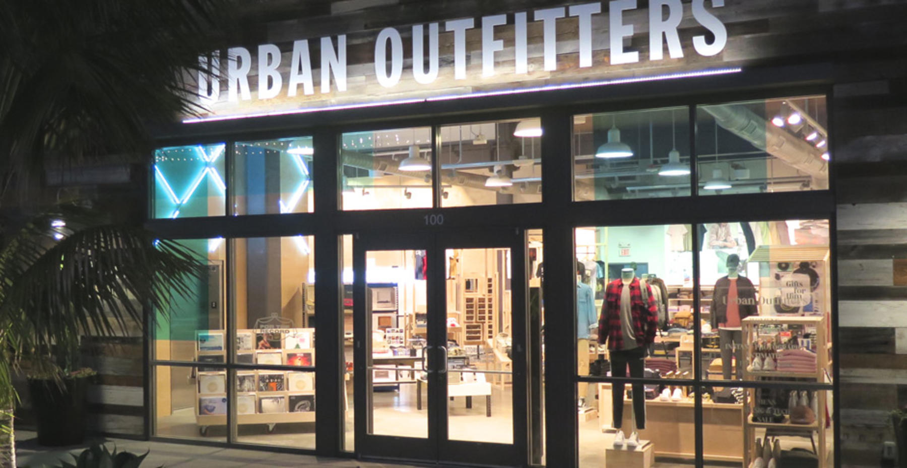Urban Outfitters, Newport Beach