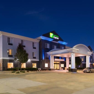 Holiday Inn Express & Suites Pittsburg - Pittsburg, KS