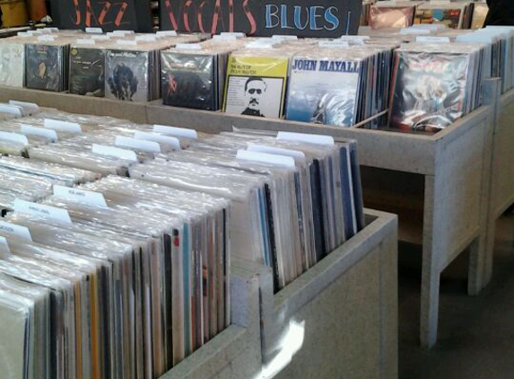 Vinyl Renaissance & Audio - Columbia, MO