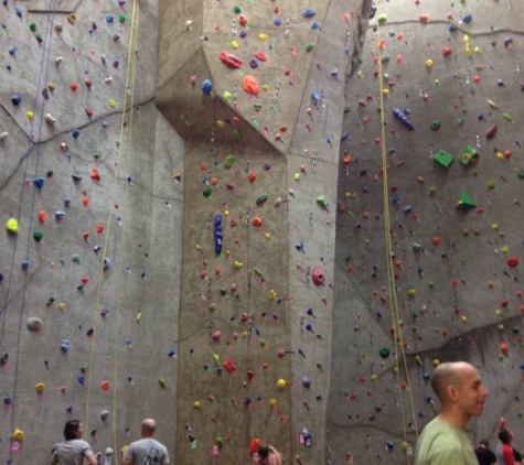 Vertical Endeavors Rock Climbing - Minneapolis, MN