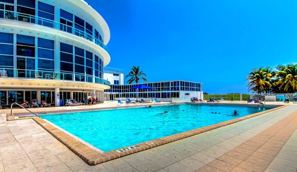 Blu Vacation Rentals - Miami Beach, FL