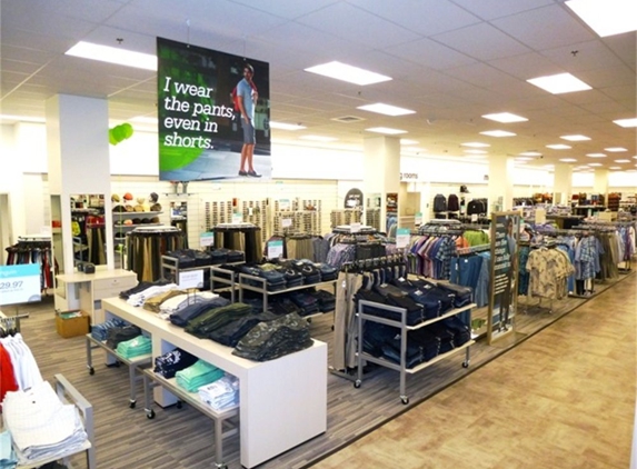 Nordstrom Rack Woodland Plaza - Tulsa, OK