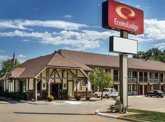 Econo Lodge - Lawrence, KS