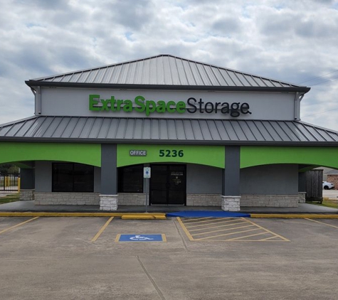 Extra Space Storage - Baytown, TX