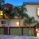 Super 8 by Wyndham Los Angeles Downtown - Motels