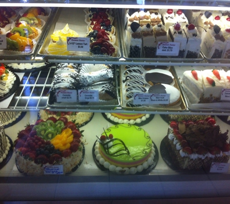 Rossmoor Pastries - Signal Hill, CA