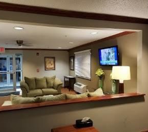 Baymont Inn & Suites - Piqua, OH