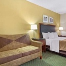 Quality Inn & Suites Lakewood - Denver Southwest - Motels
