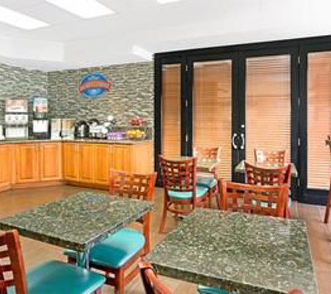 Baymont Inn & Suites - Doral, FL