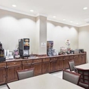 Super 8 by Wyndham IAH West/Greenspoint - Motels