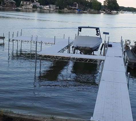 B & R Boatlift Services, Inc. - Walkerton, IN