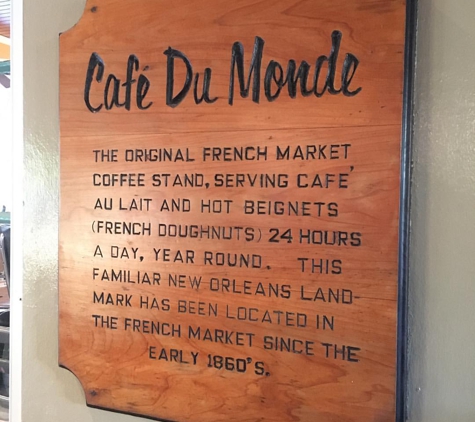 Cafe Du Monde - New Orleans, LA