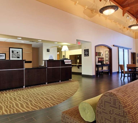 Hampton Inn & Suites Newtown - Yardley, PA