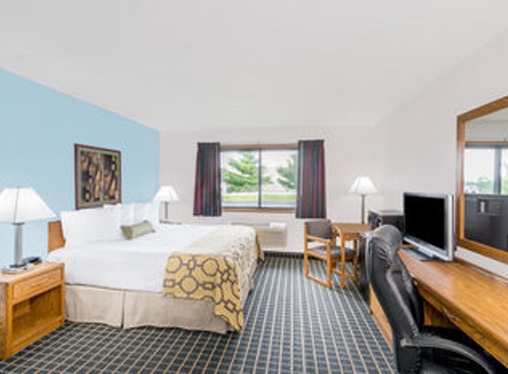 Baymont Inn & Suites - Marshalltown, IA