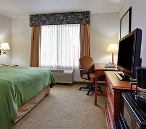 Country Inns & Suites - Fresno, CA