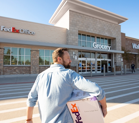 FedEx Office Print & Ship Center - Waukesha, WI