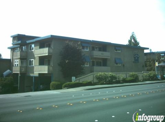 Commodore Apartments - Bellevue, WA