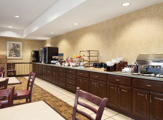 Country Inns & Suites - Big Rapids, MI
