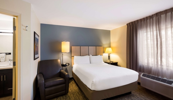 Sonesta Simply Suites St Louis Earth City - Earth City, MO