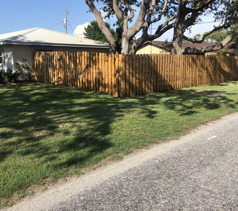 Vermilion Contracting - Venice, FL. Privacy Fencing