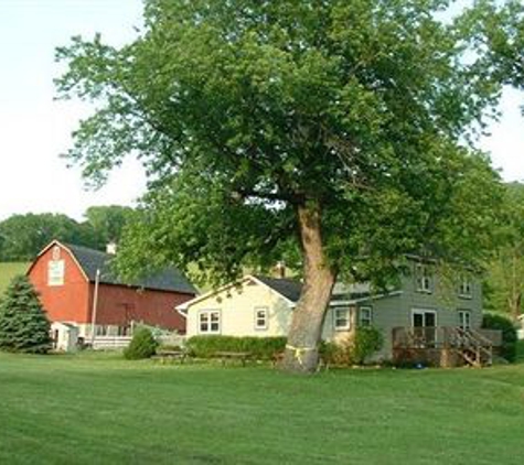 Rainbow Ridge Farms Bed & Breakfast - Onalaska, WI