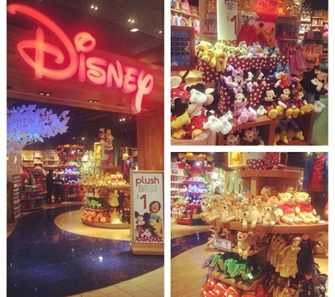 Disney Store - Elmhurst, NY