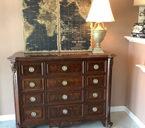 Eudybelles Furniture Resale and Consignment - Missouri City, TX