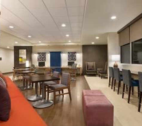 Home2 Suites by Hilton Phoenix Glendale-Westgate - Glendale, AZ