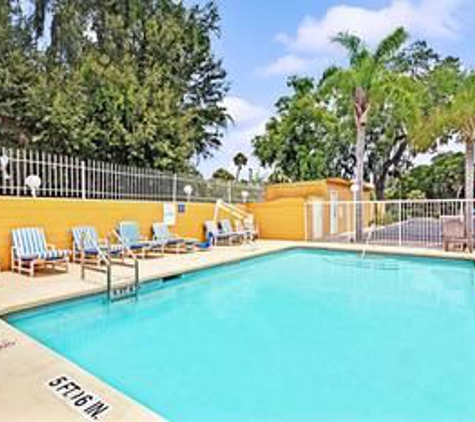 Days Inn - Daytona Beach, FL